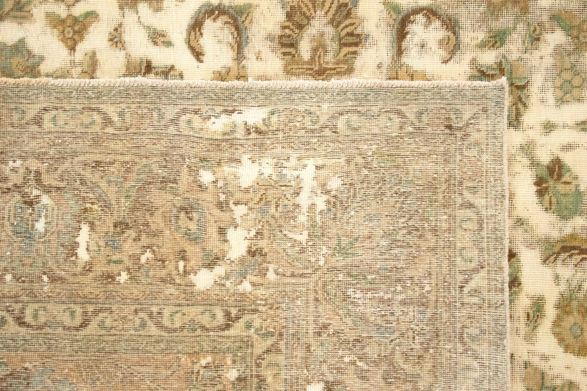 377 x 303 Vintage Royal