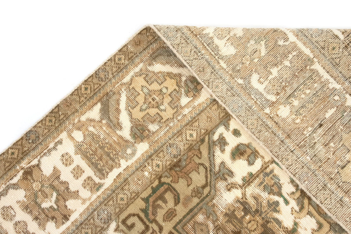 385 x 297 Vintage Royal