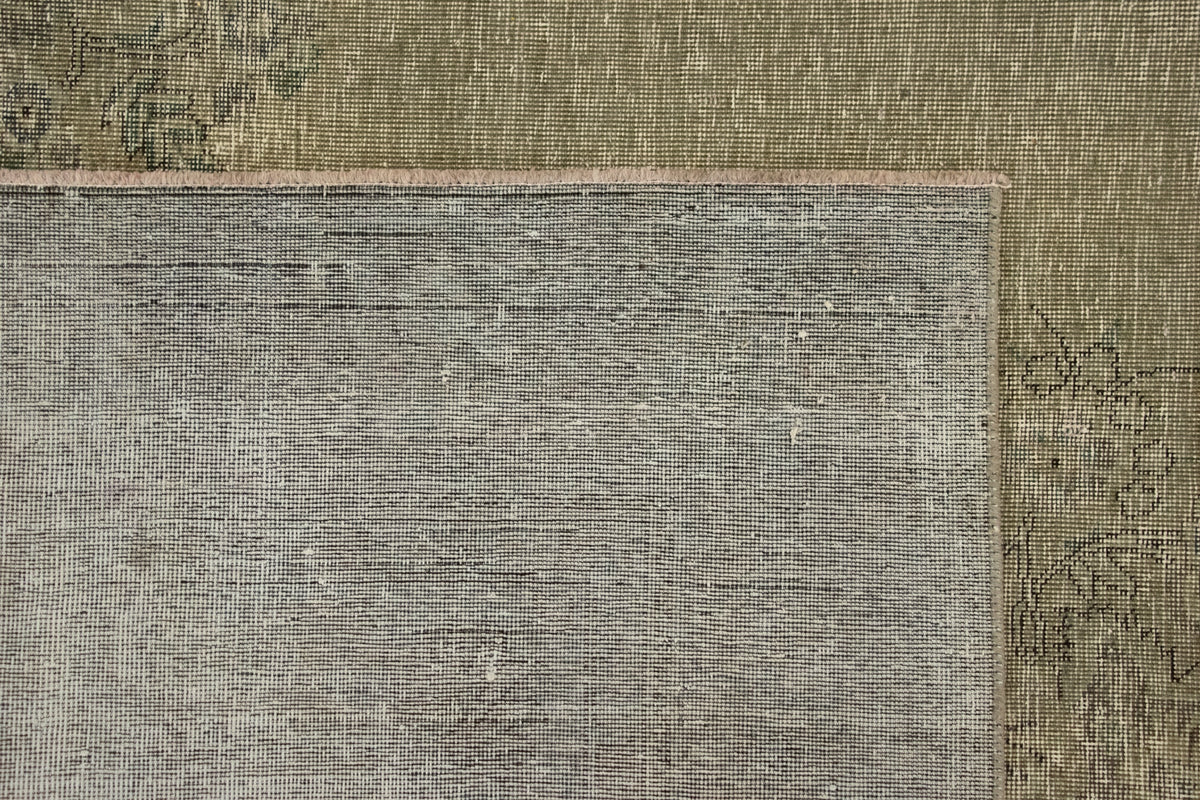 380 x 280 Vintage Royal