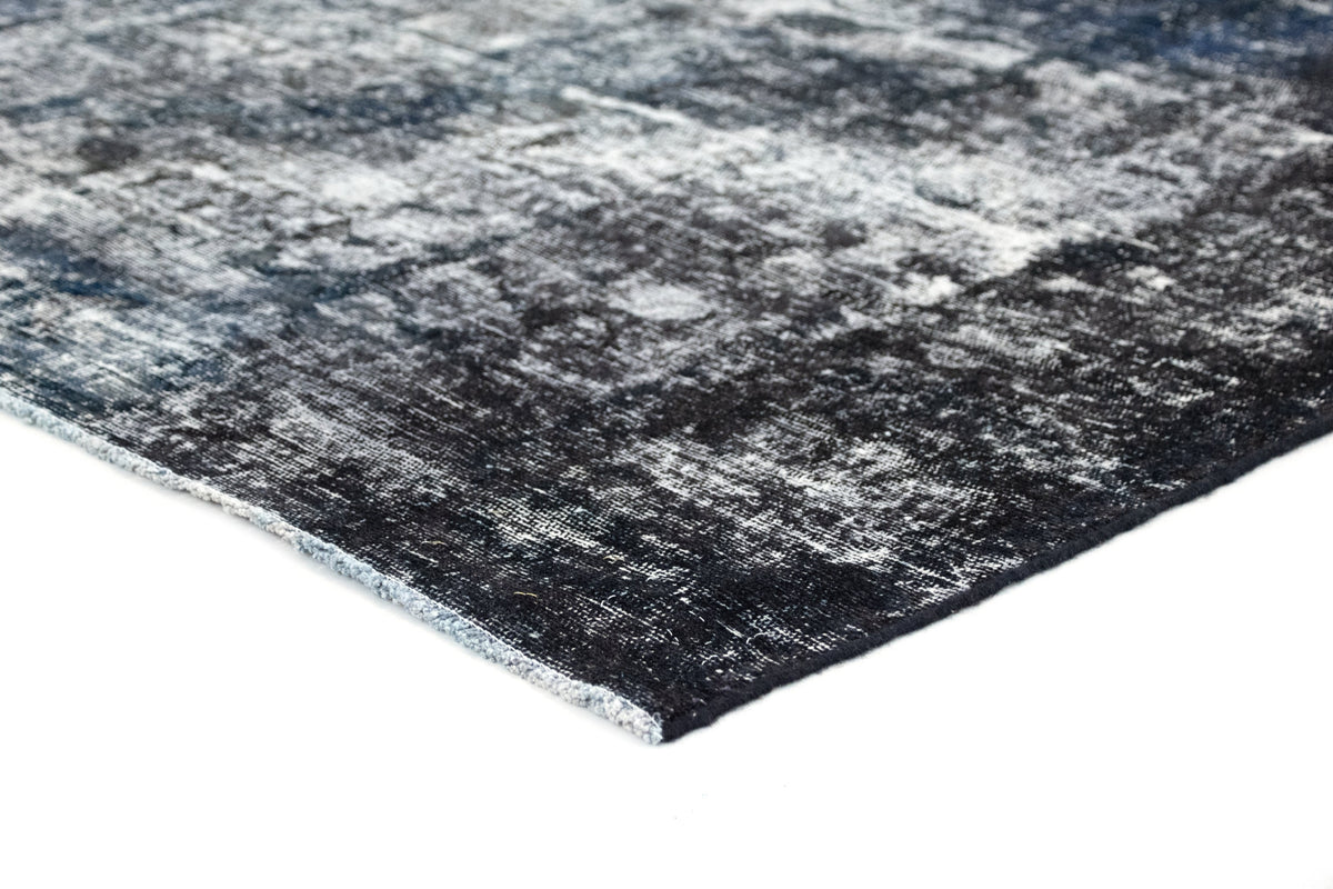 172x238 Vintage Royal