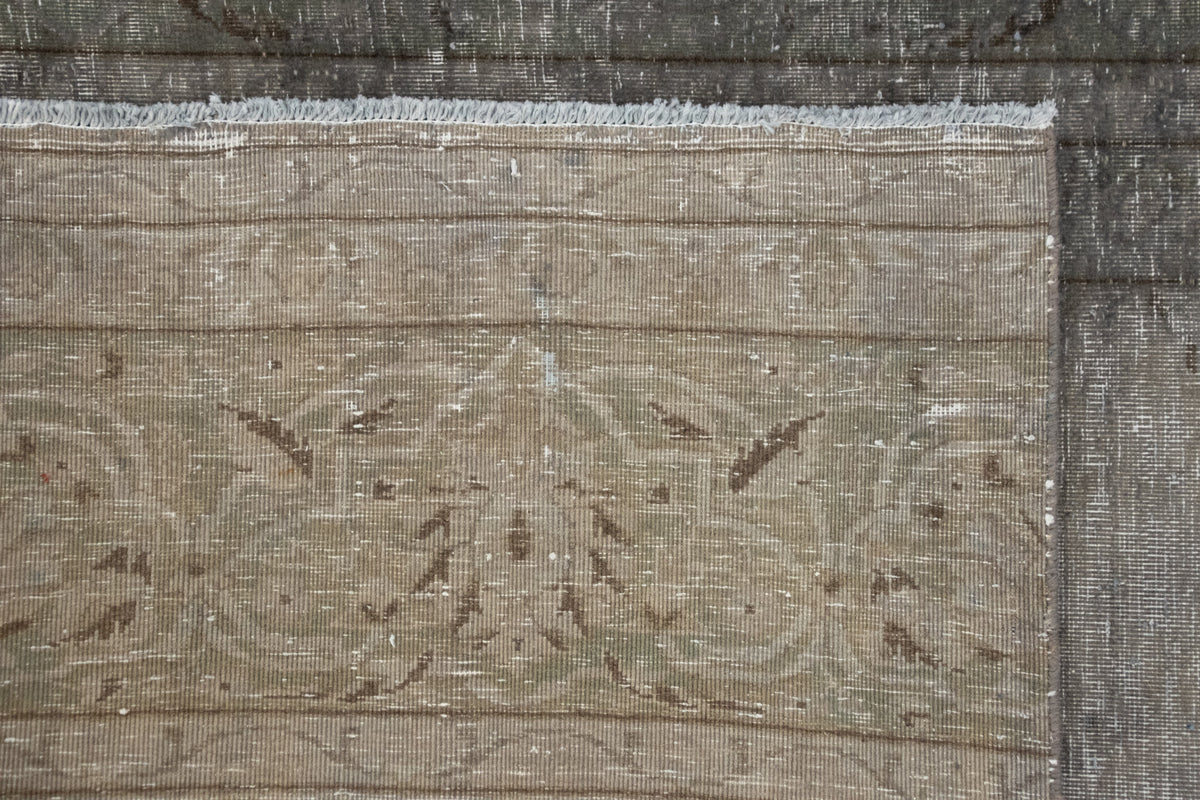 151 x 144 Vintage Royal