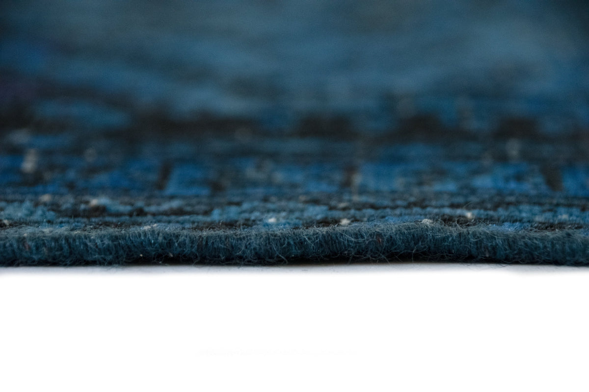 75x124 Vintage Royal
