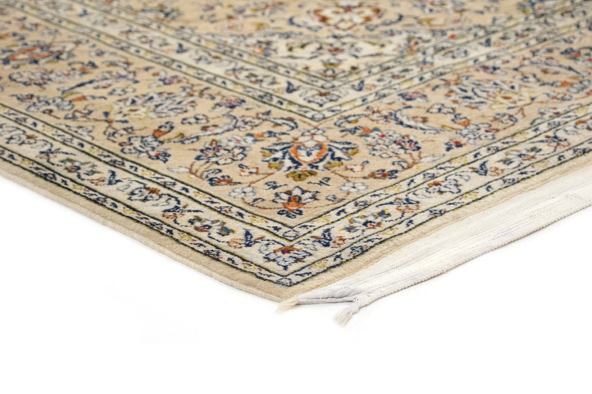 243 x 341 Kashan