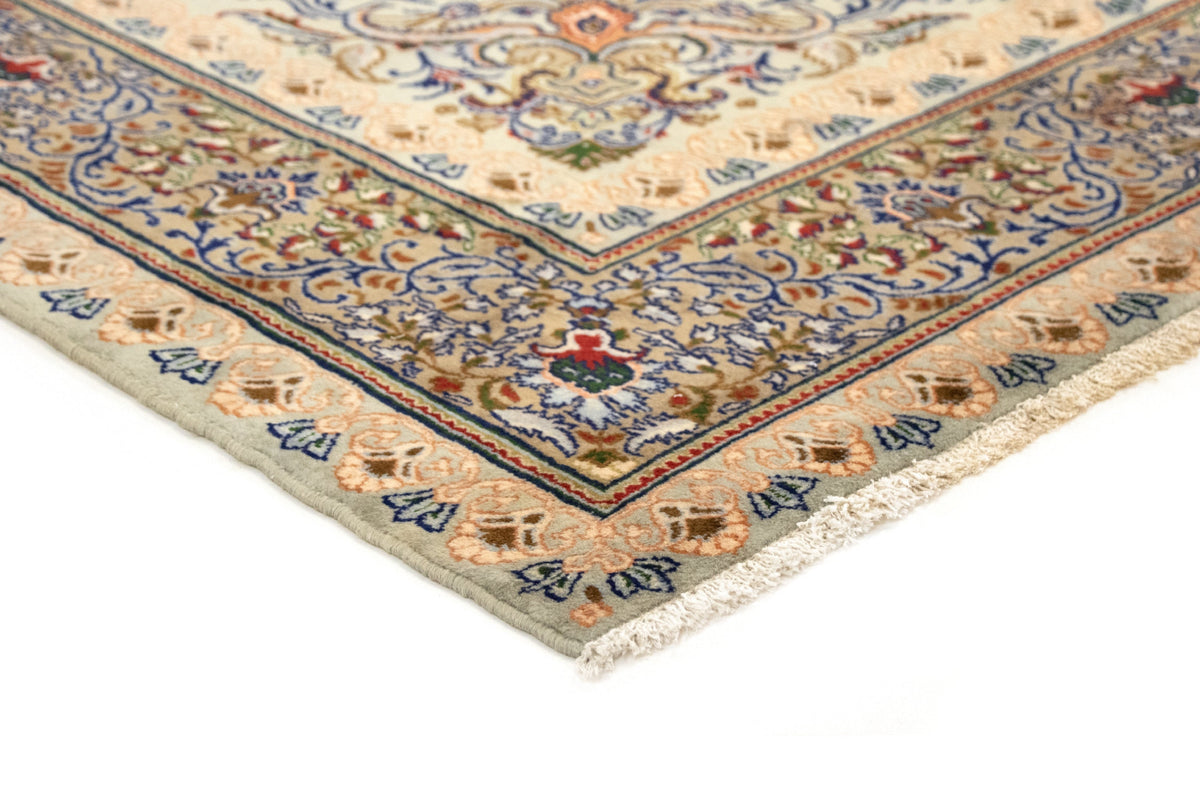 197 x 306 Kashan