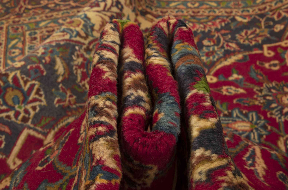 301 x 403 Kashan