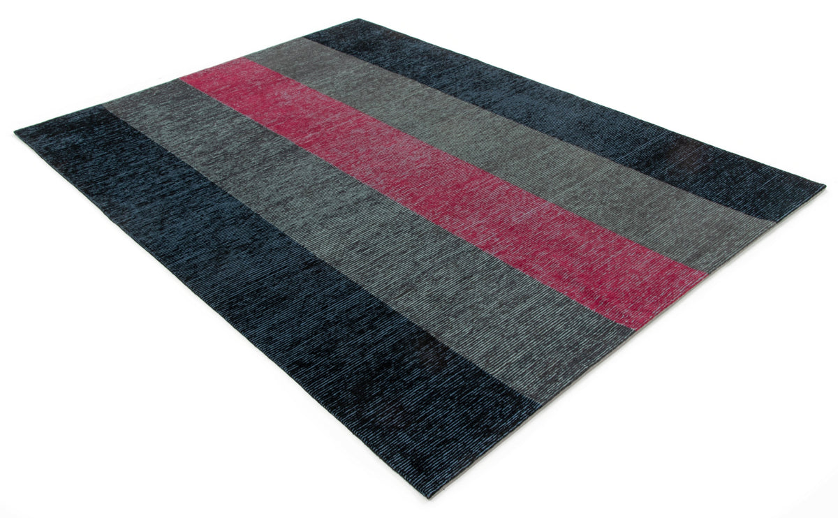 251 x 185 Modern Farona