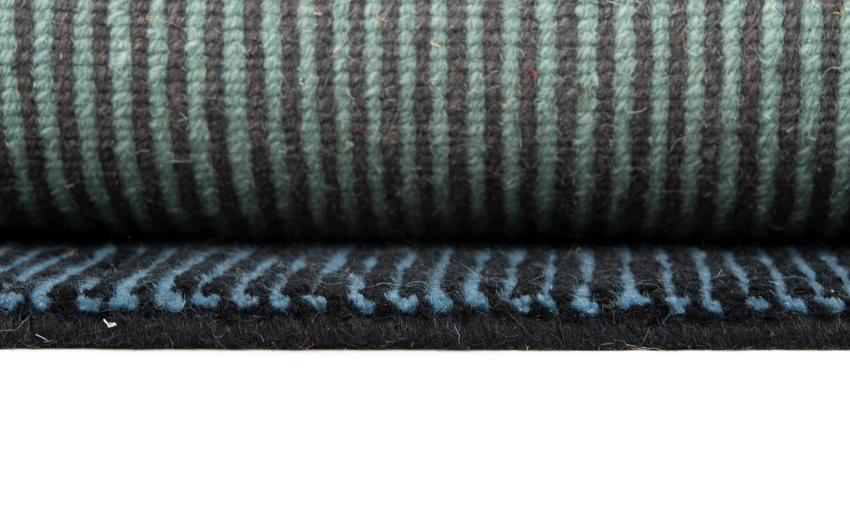 251 x 185 Modern Farona