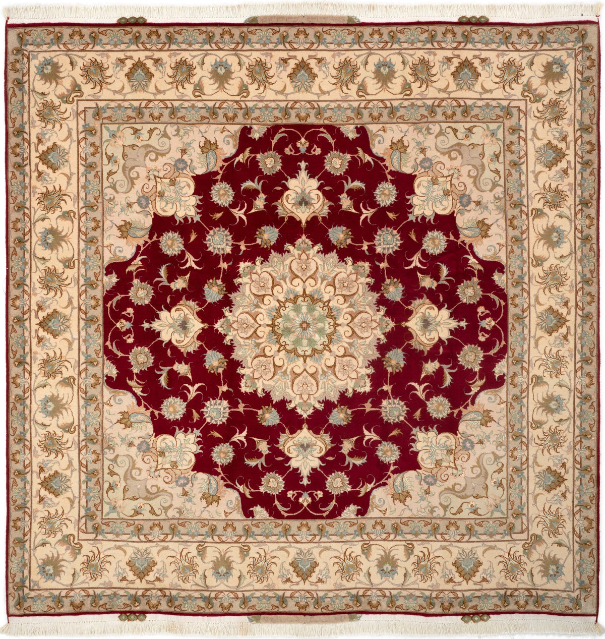 210 x 202 Täbriz mit Seide