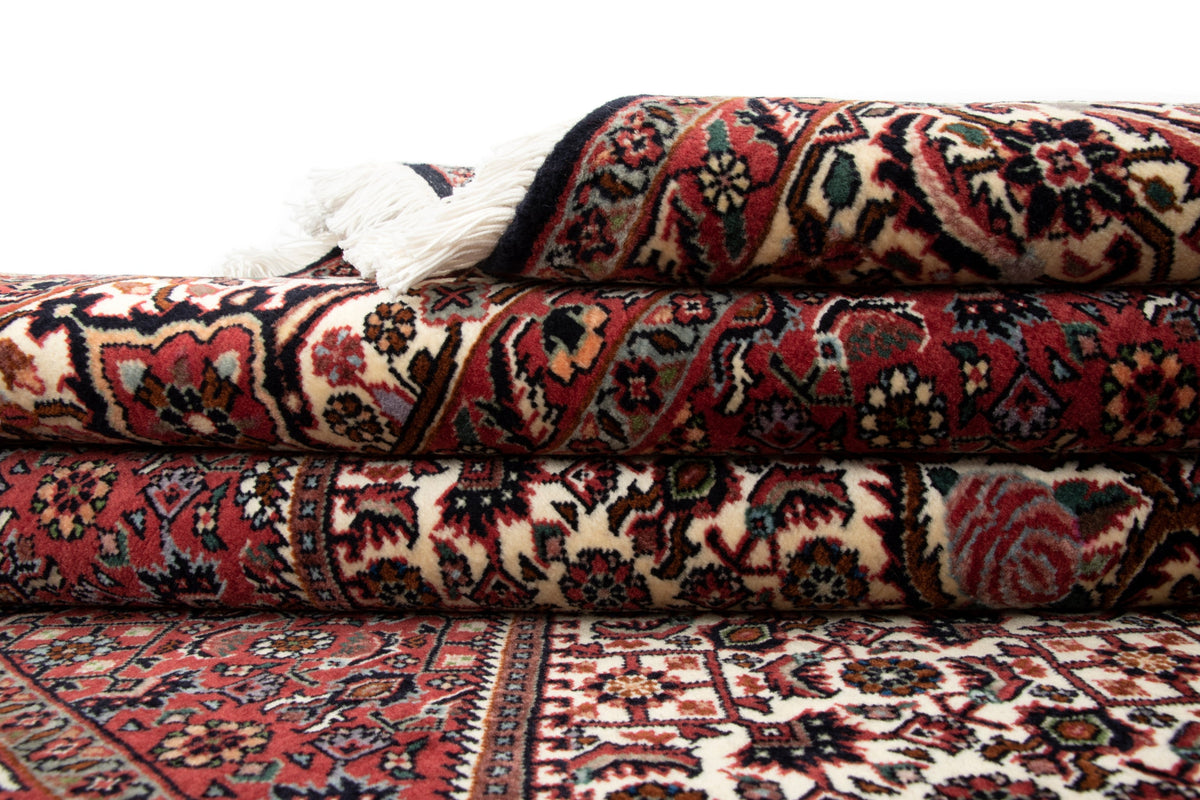 204x306 Bidjar with silk