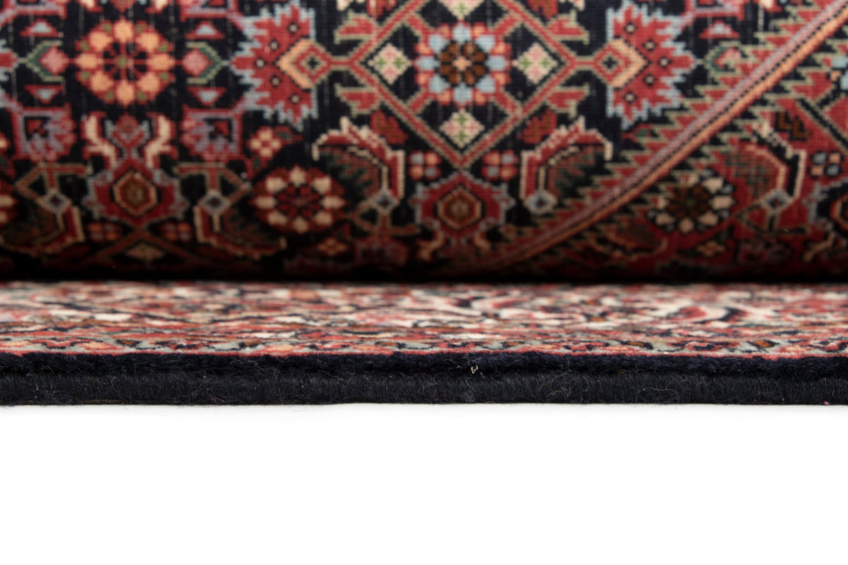 204x306 Bidjar with silk