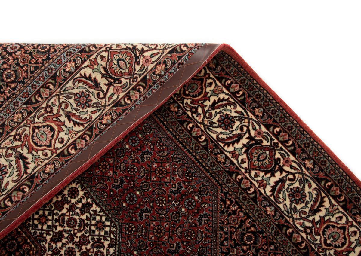 174 x 240 Bidjar mit Seide