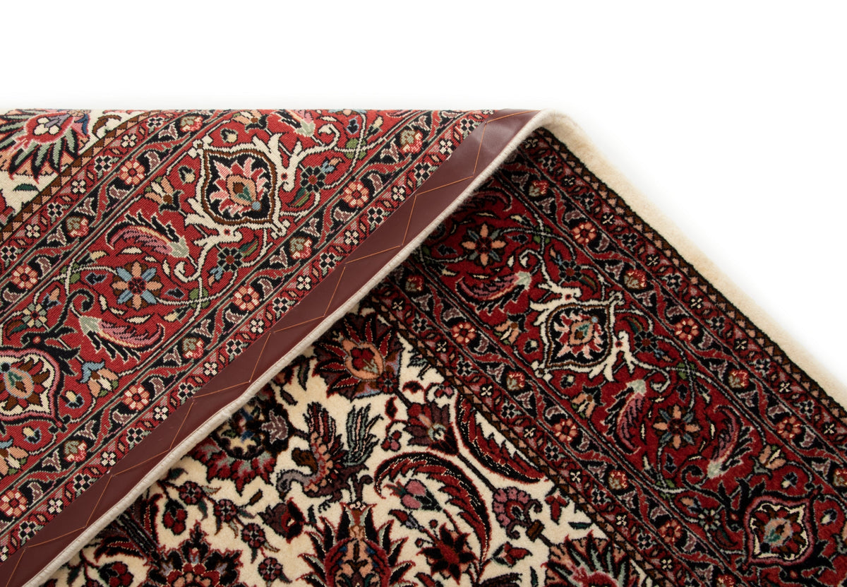 172x233 Bidjar with silk