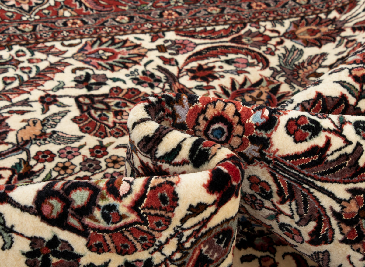 172x233 Bidjar with silk