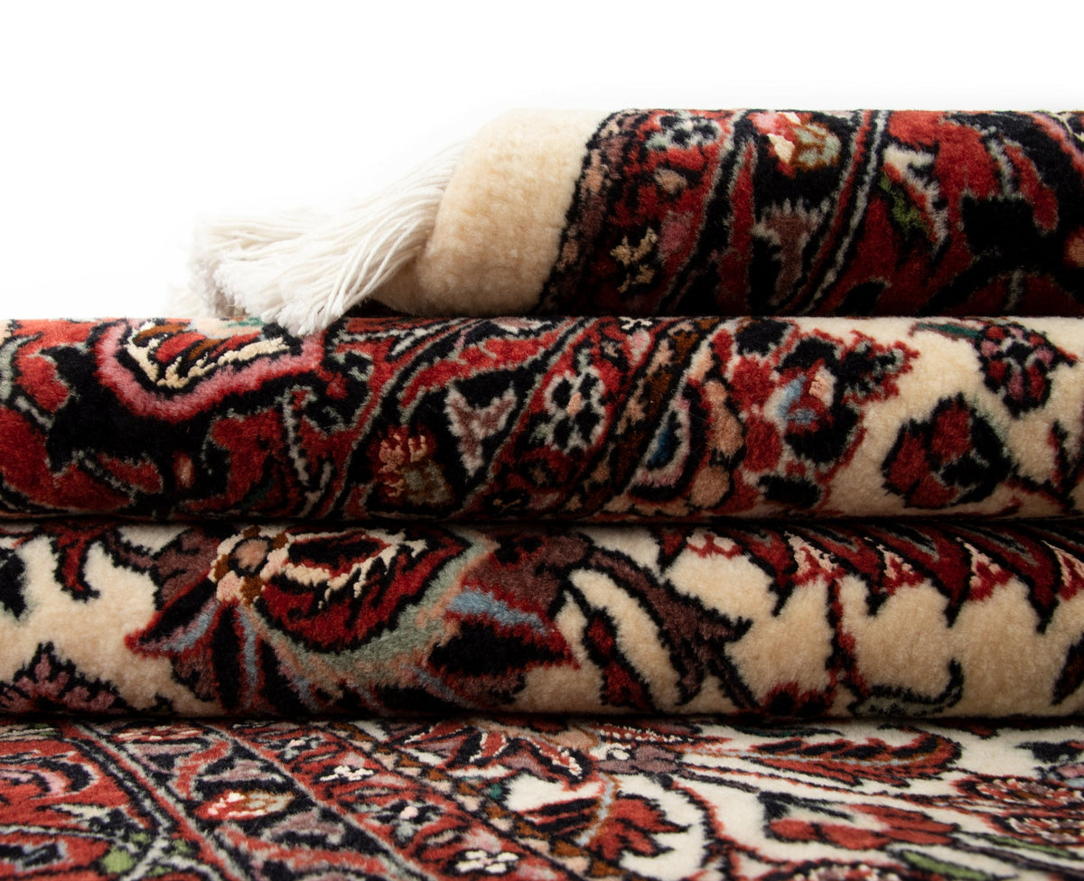 172x233 Bidjar with silk
