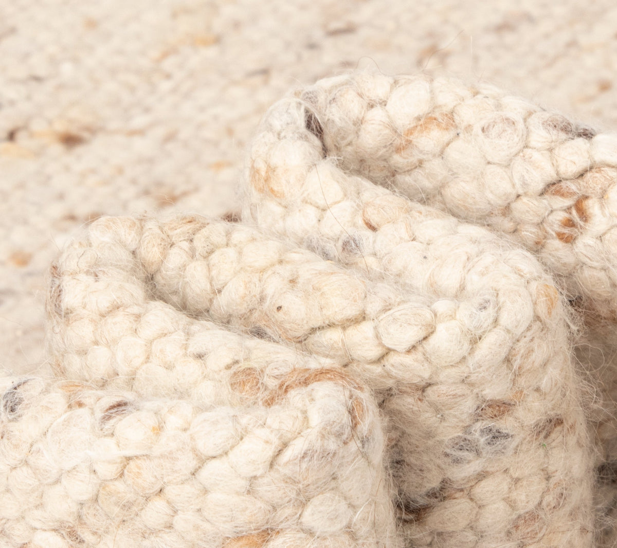 255 x 152 Chindi