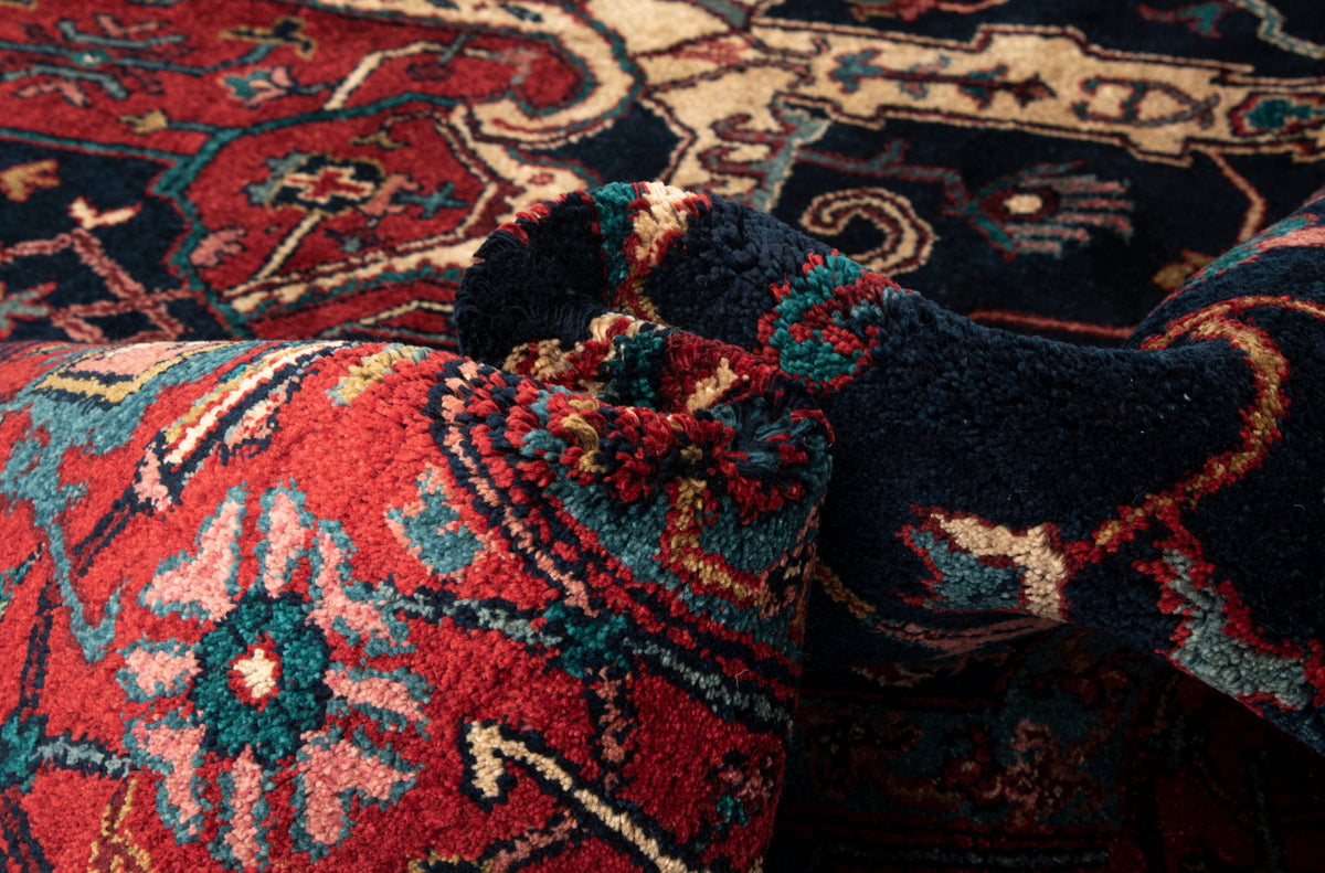 306 x 241  Moghul Heriz