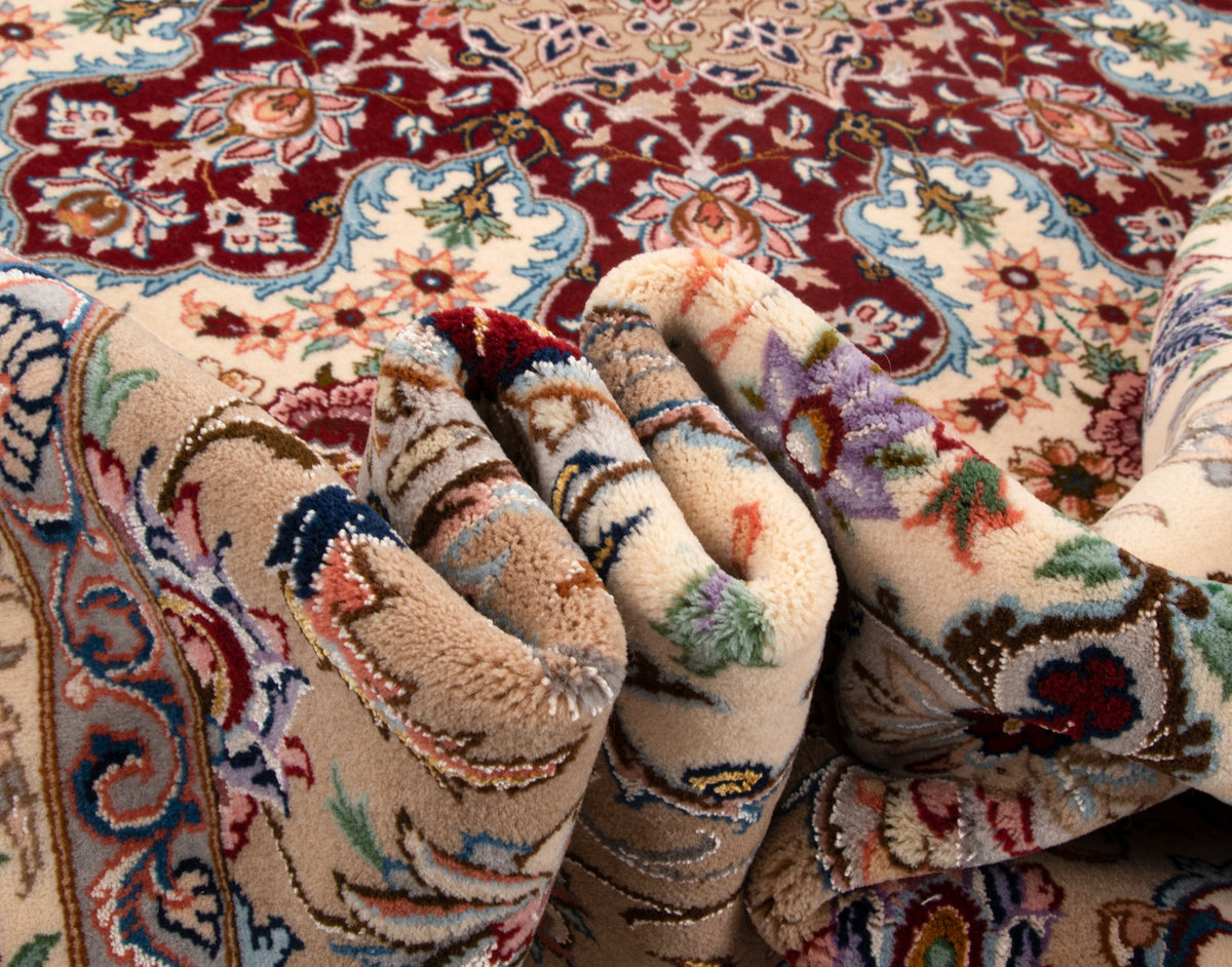 251 x 251  Isfahan
