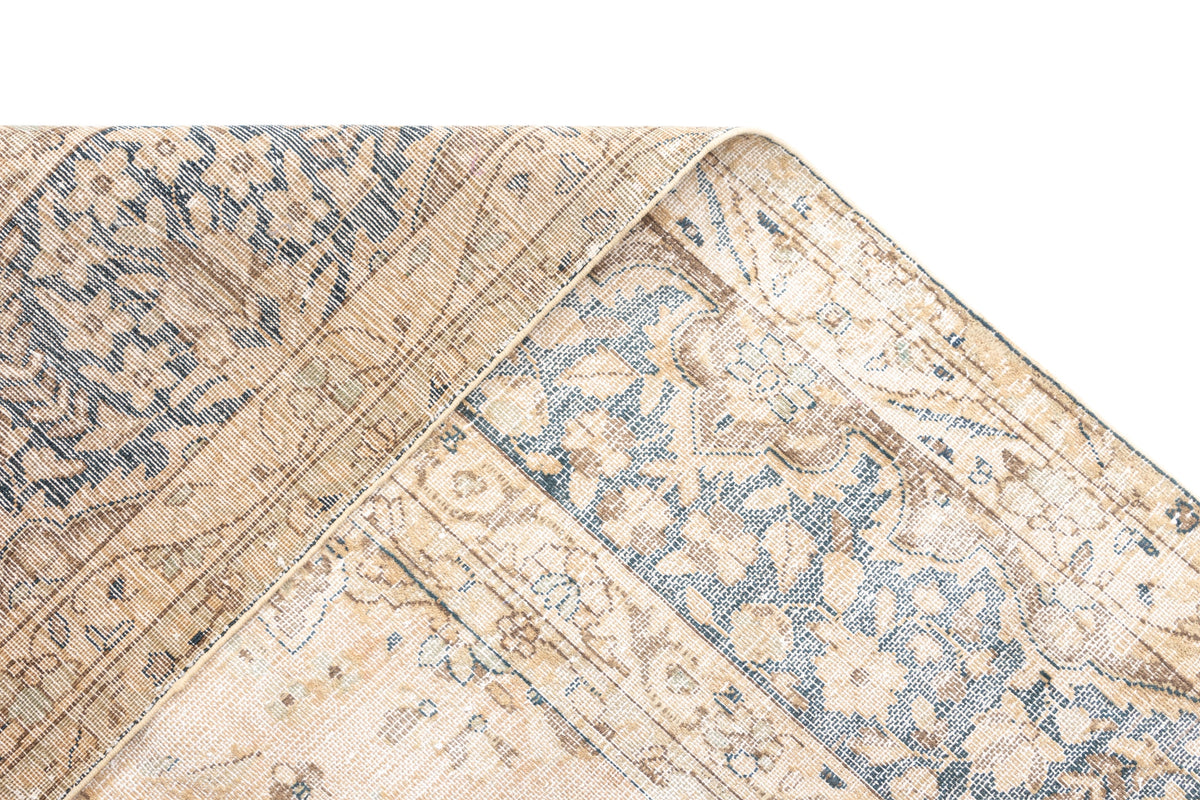 360 x 237 Vintage Royal
