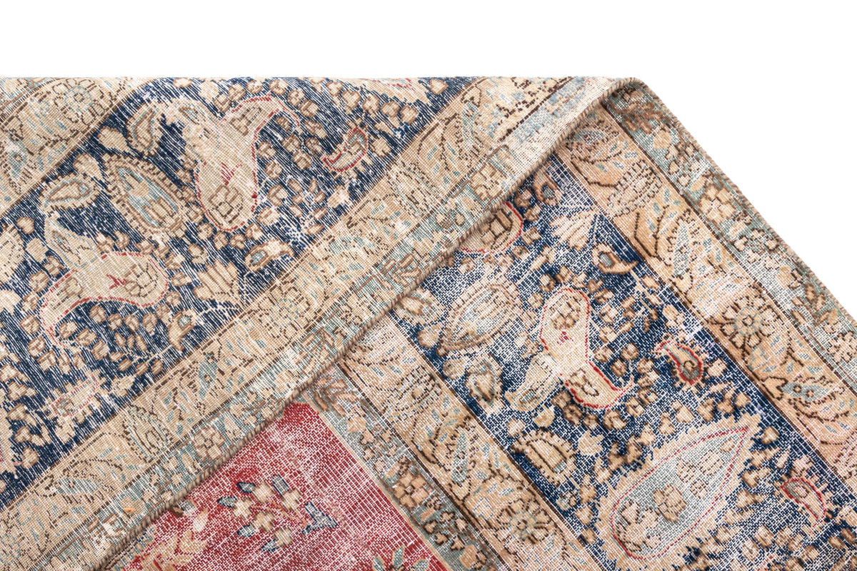 380 x 272 Vintage Royal