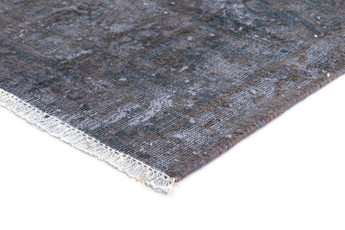 255 x 168 Vintage Royal