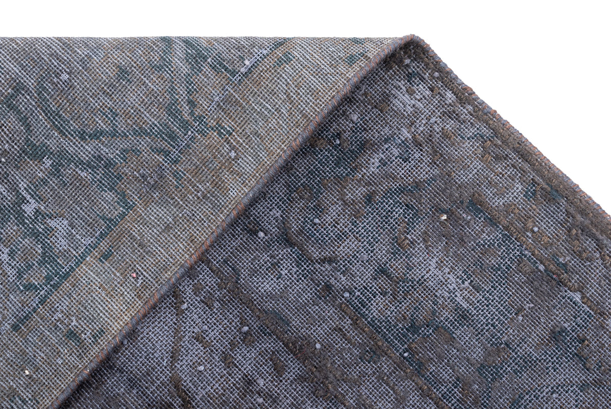 255 x 168 Vintage Royal