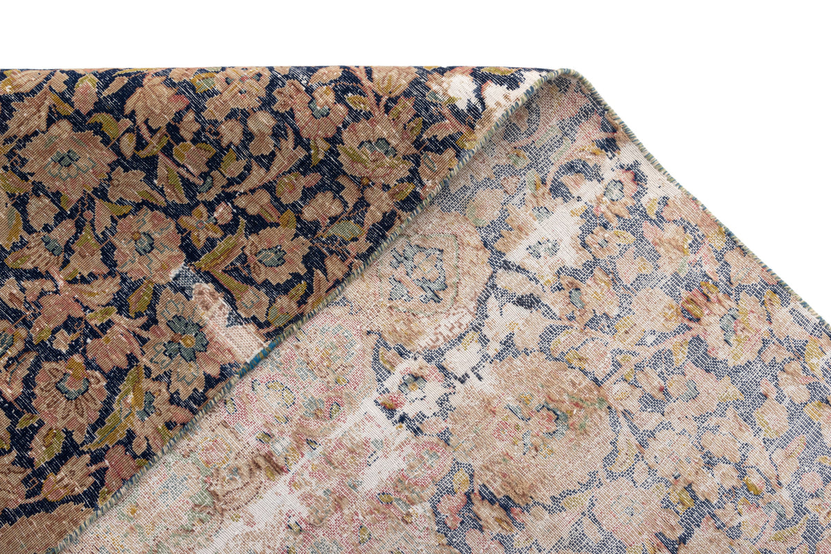 273 x 157 Vintage Royal