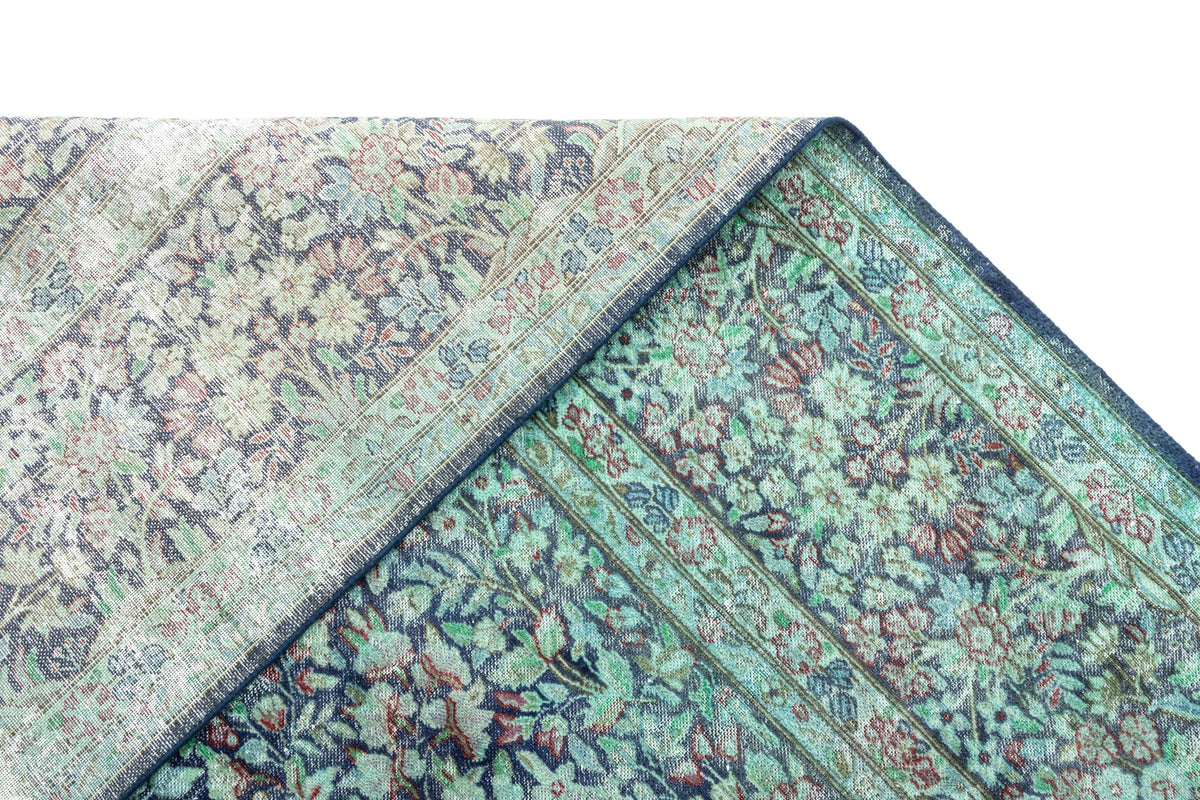 390x293 Vintage Royal