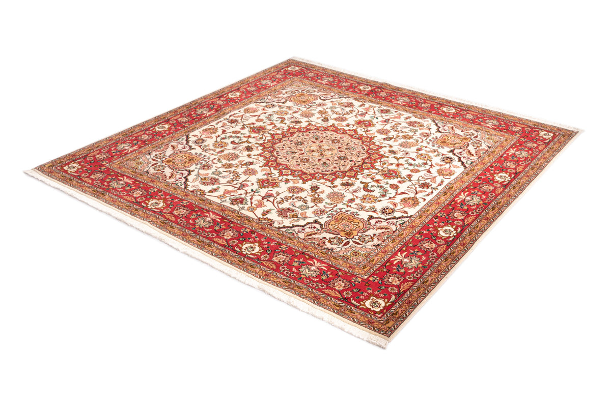 205 x 205 Täbriz mit Seide
