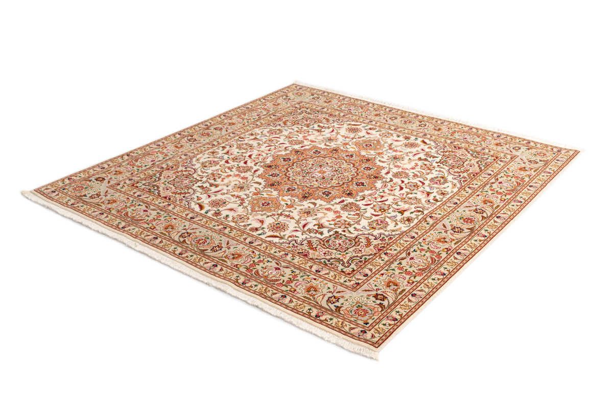 200 x 197 Täbriz mit Seide