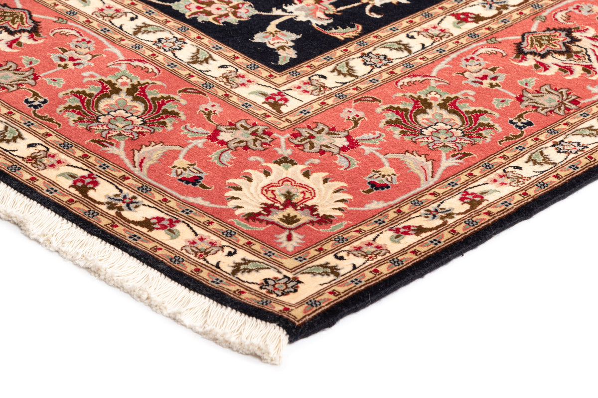 266x204 Tabriz with silk