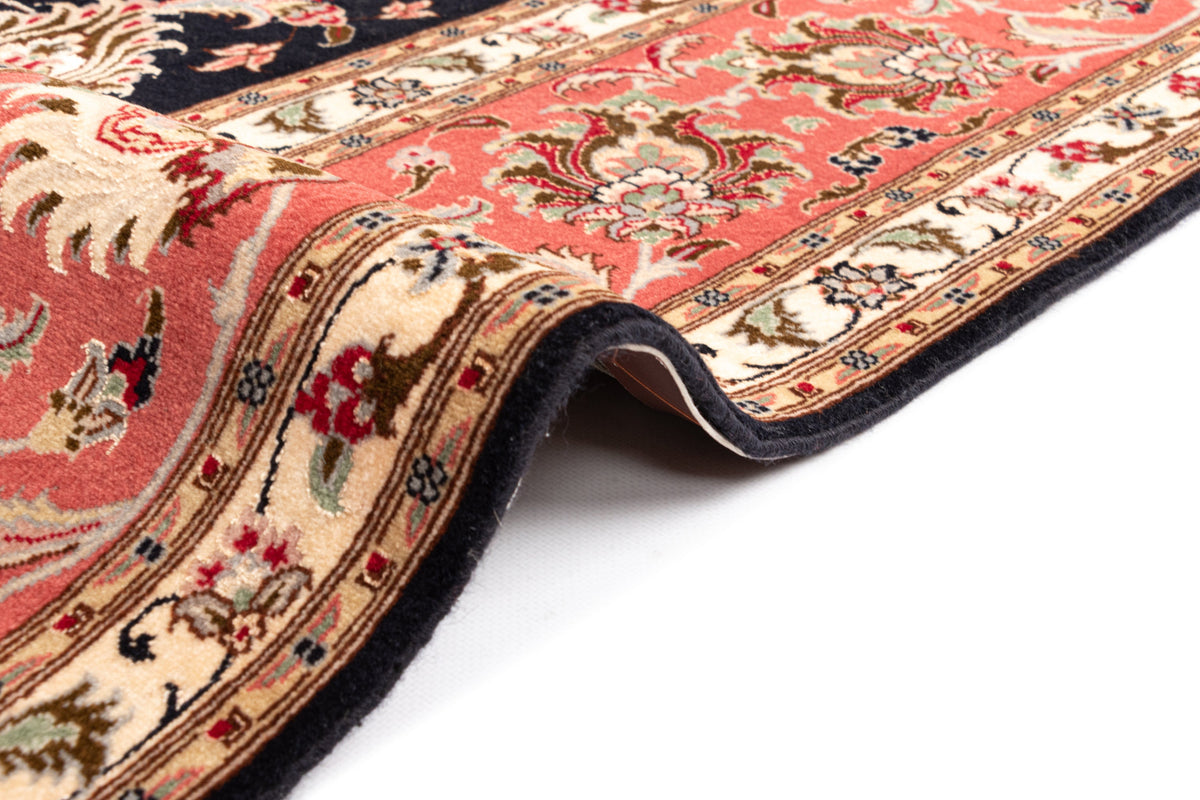 266x204 Tabriz with silk