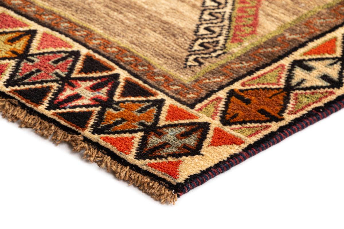 275 x 163 Gabbeh alt