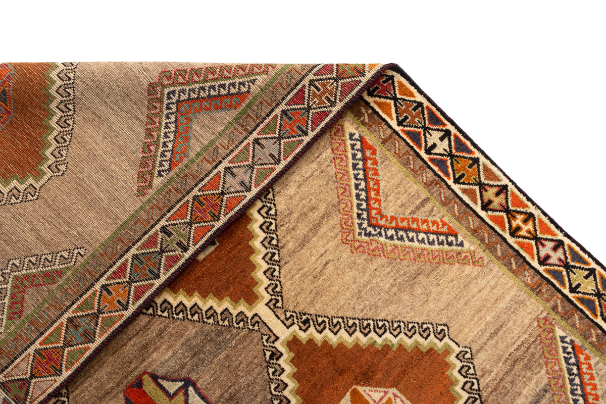 275 x 163 Gabbeh alt