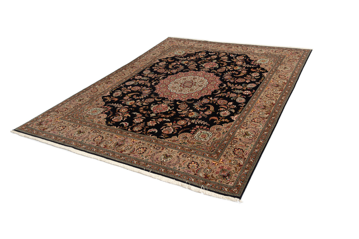 335 x 251 Täbriz mit Seide