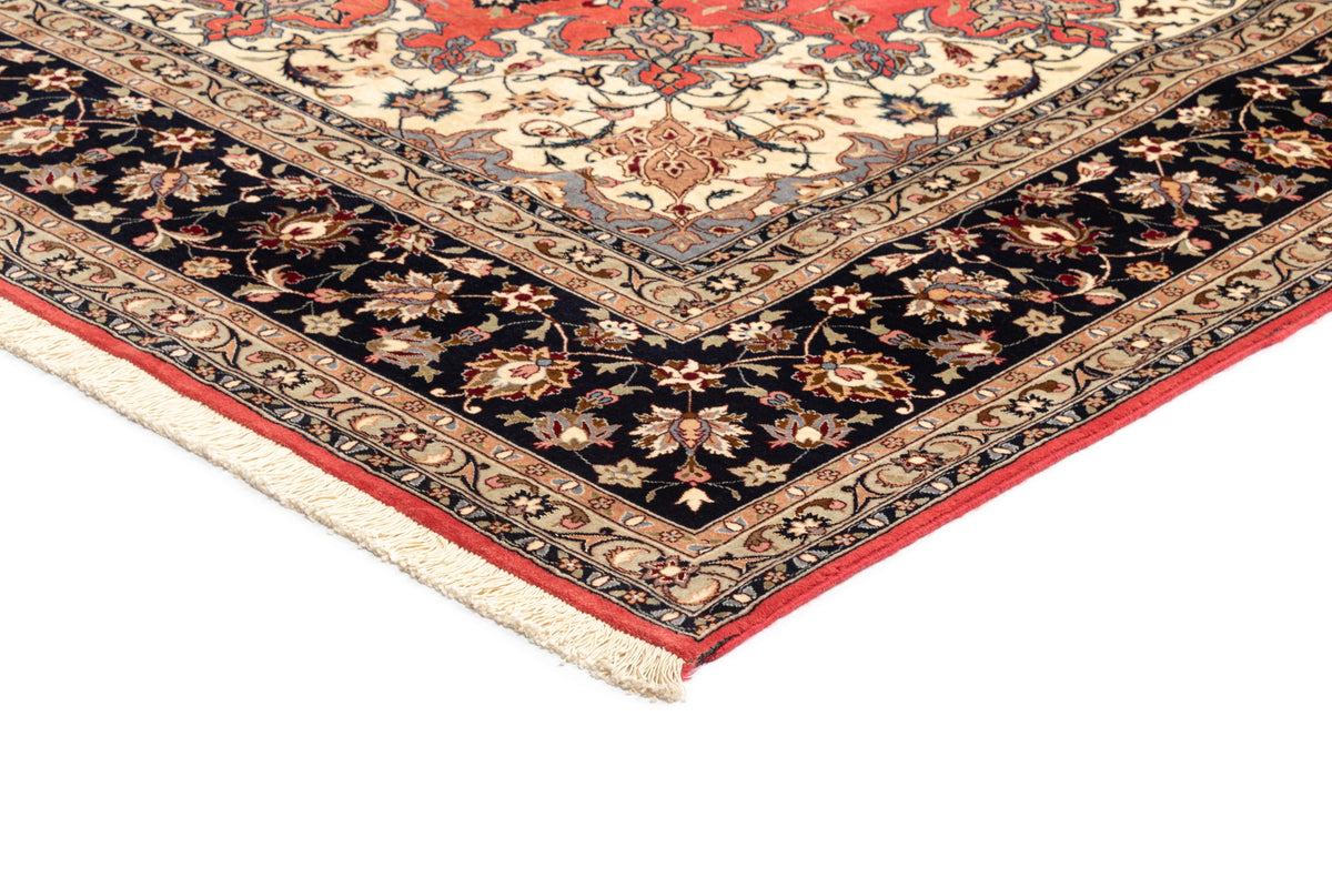 365x251 Tabriz avec soie