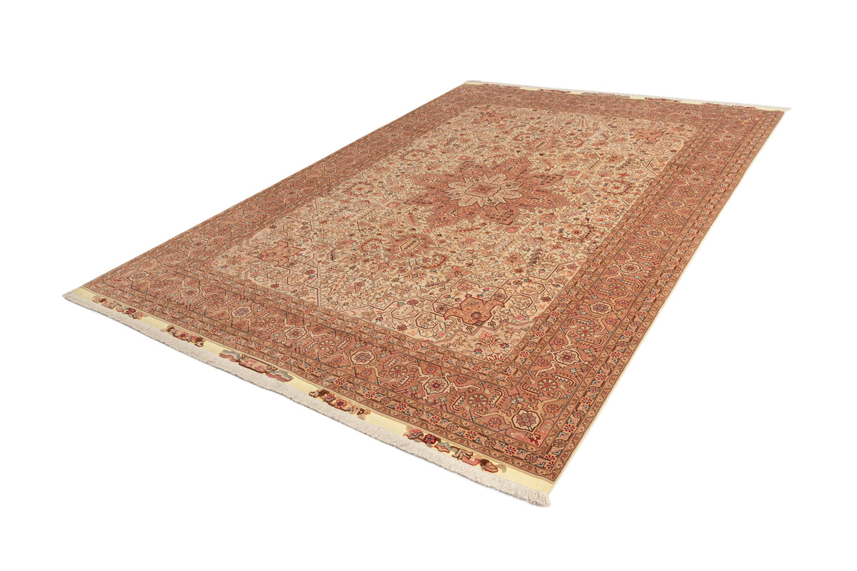 370x250 Tabriz avec soie
