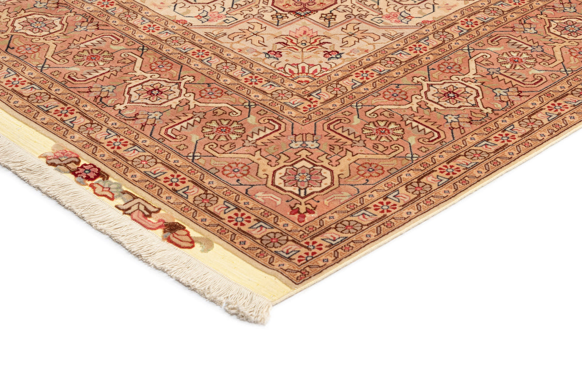 370x250 Tabriz avec soie
