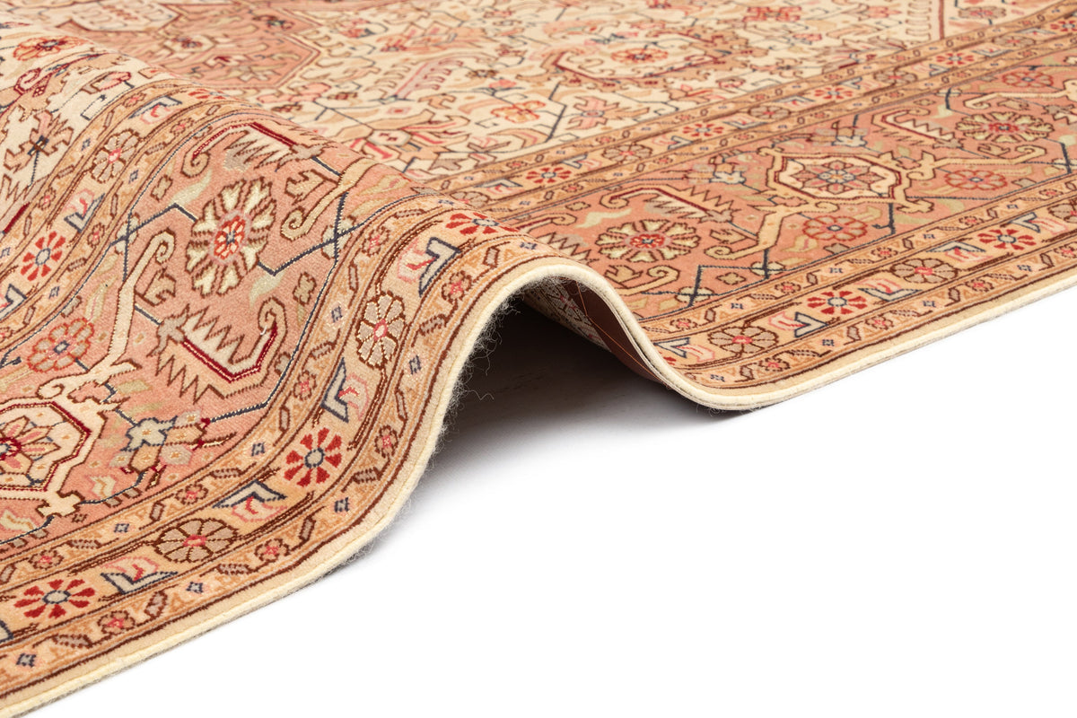 370x250 Tabriz avec soie