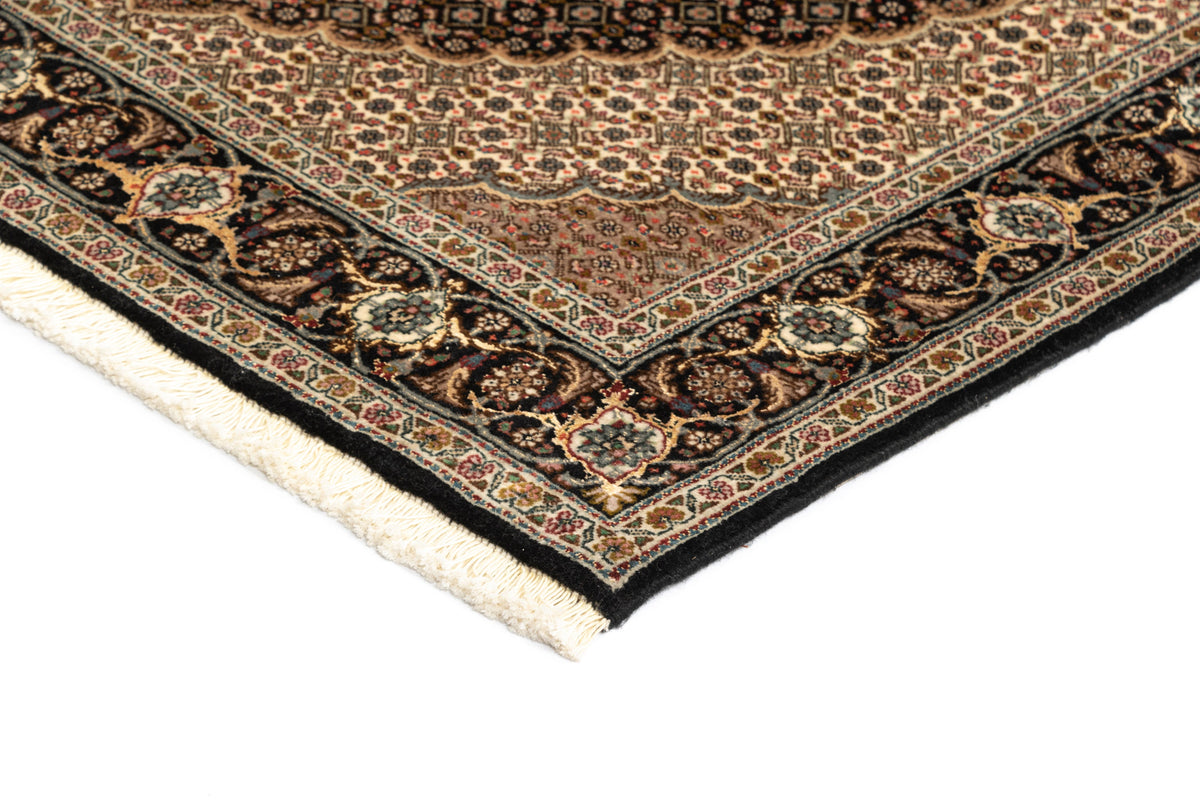 152x107 Tabriz Mahi