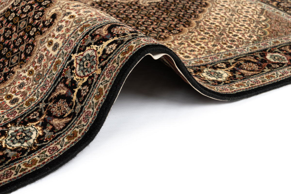 152x107 Tabriz Mahi