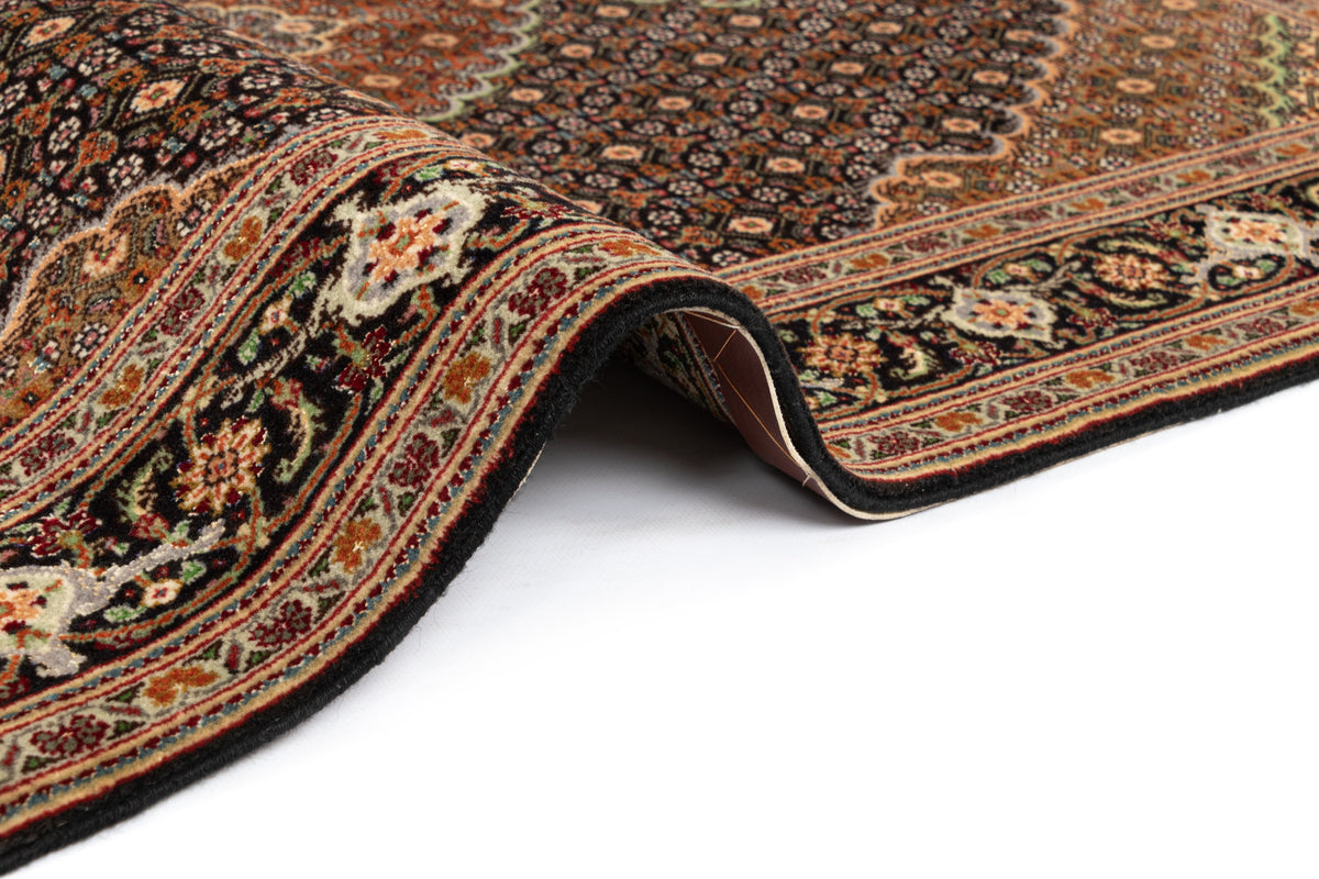 154x107 Tabriz Mahi