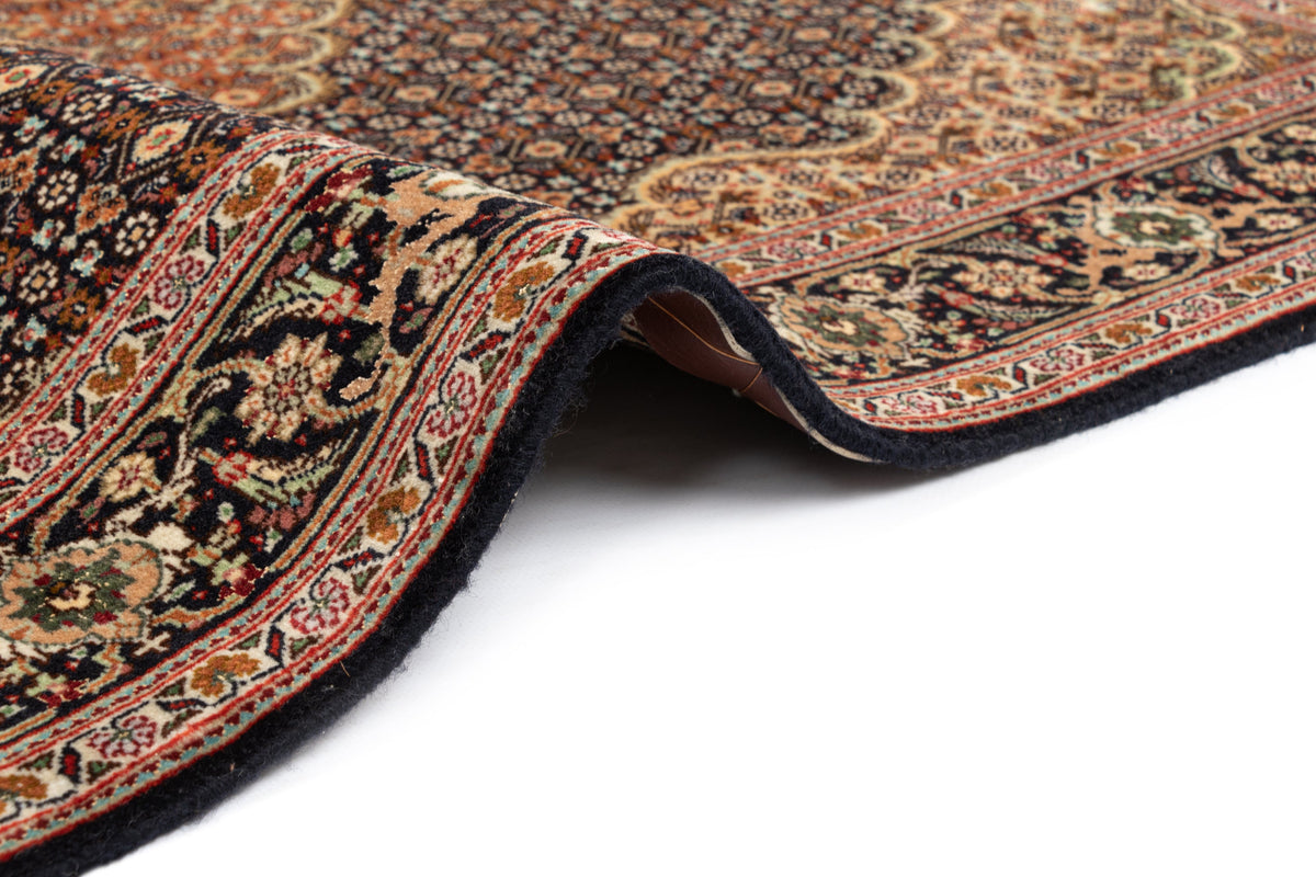 147x101 Tabriz Mahi