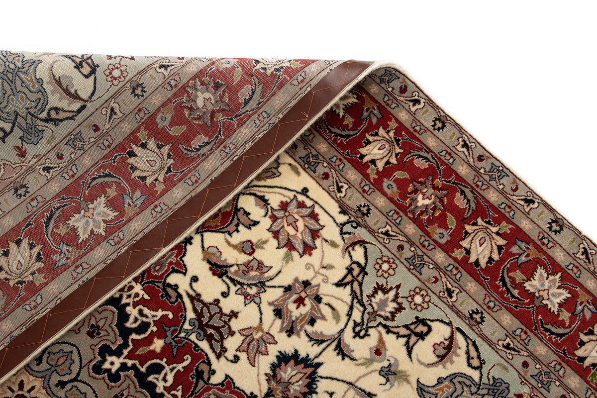 208 x 155 Täbriz mit Seide
