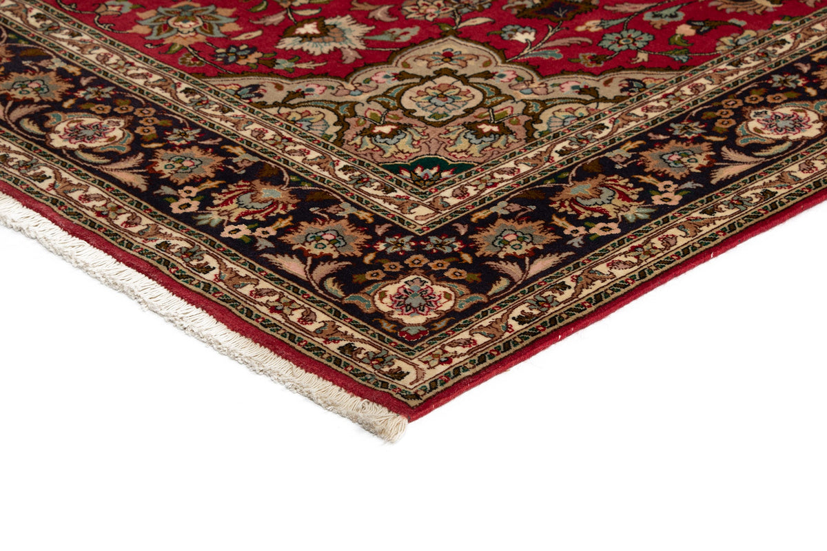218 x 153 Täbriz mit Seide