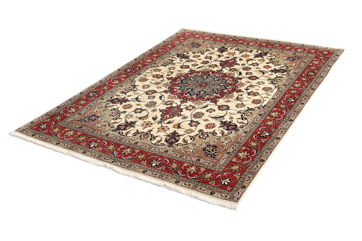 207 x 152 Täbriz mit Seide