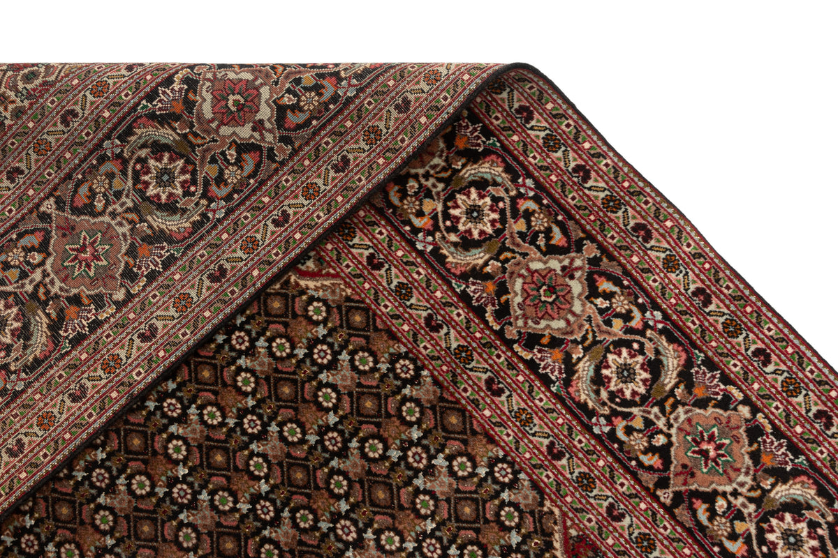 296x203 Tabriz Mahi avec soie