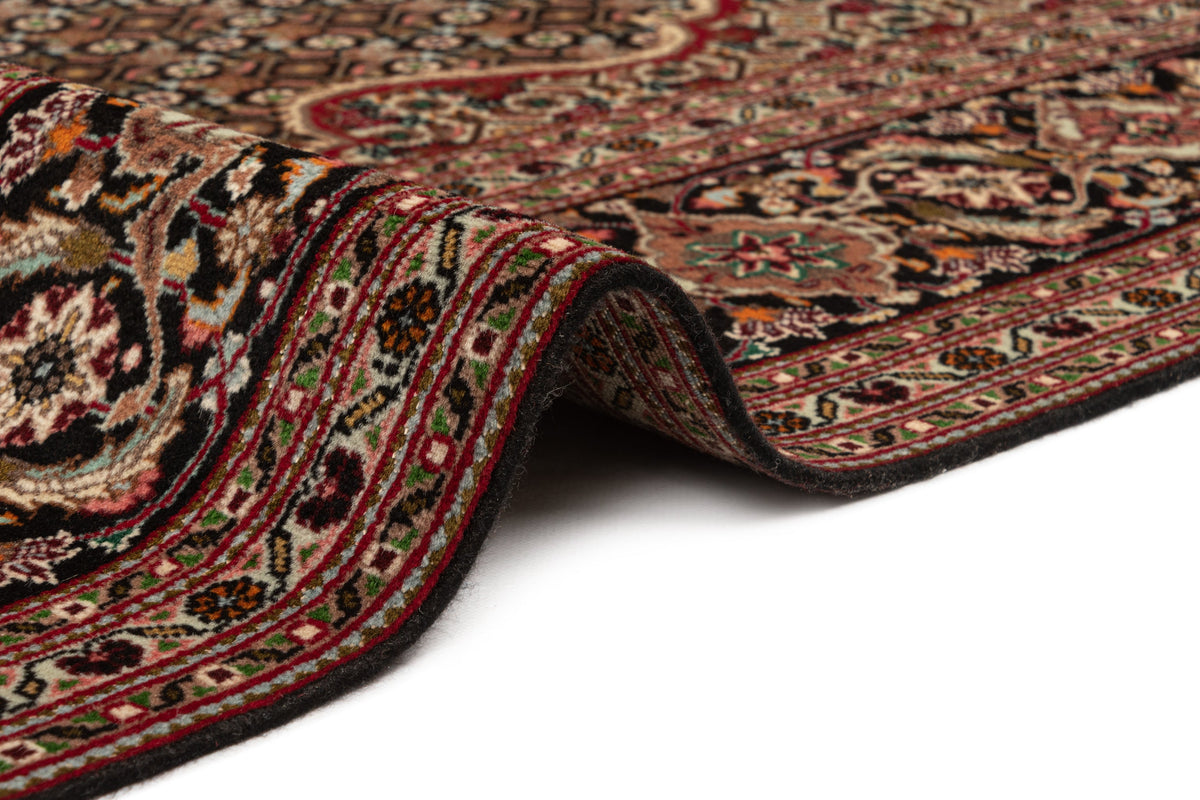 296x203 Tabriz Mahi avec soie