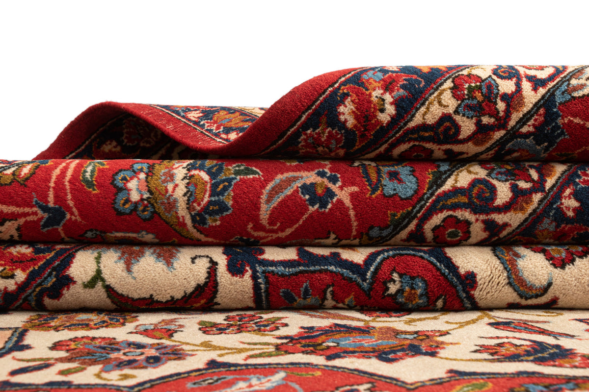 380 x 267 Isfahan
