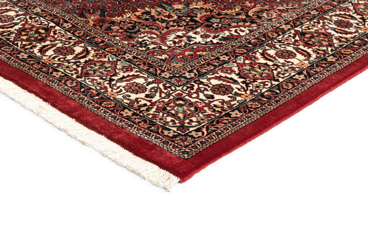 354x250 Bidjar with silk