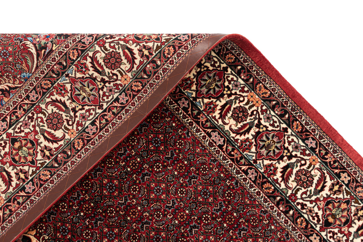 354x250 Bidjar with silk